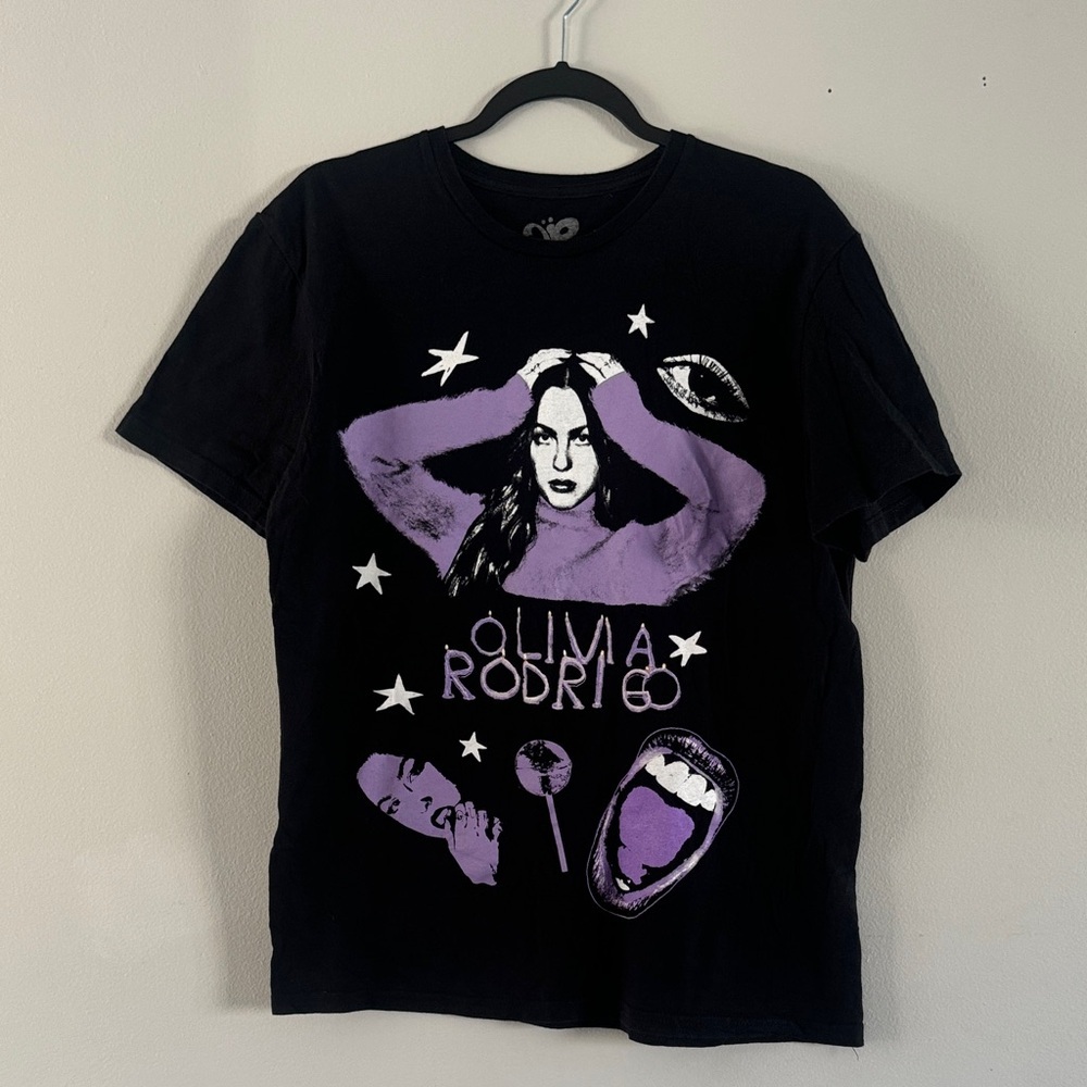Olivia Rodrigo Guts Black and Purple Graphic Tee Size M